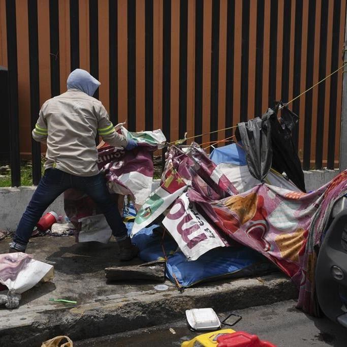 Mexico offers escorted rides north from southern Mexico for migrants with US asylum appointments